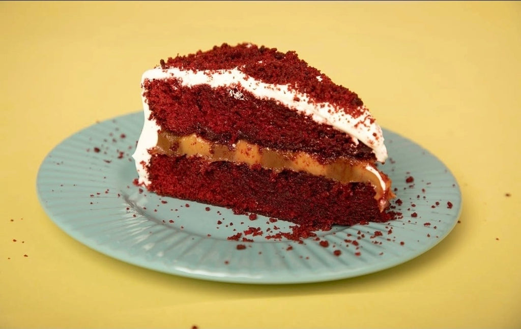 Porción de red velvet con cuatro leches